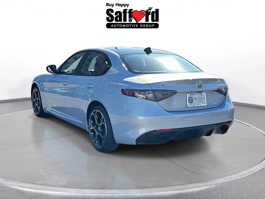 New 2026 Moonlight Gray Metallic Exterior Paint Alfa Romeo Base image 7