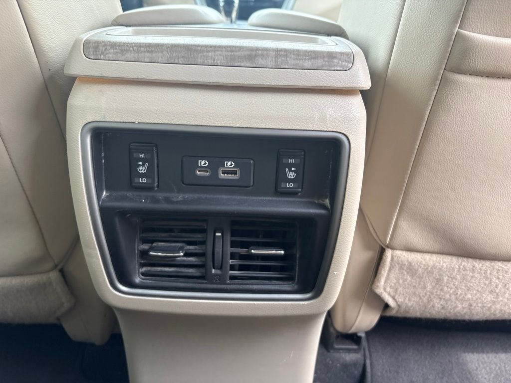 Used 2019 Pearl White Tricoat Nissan SL image 33
