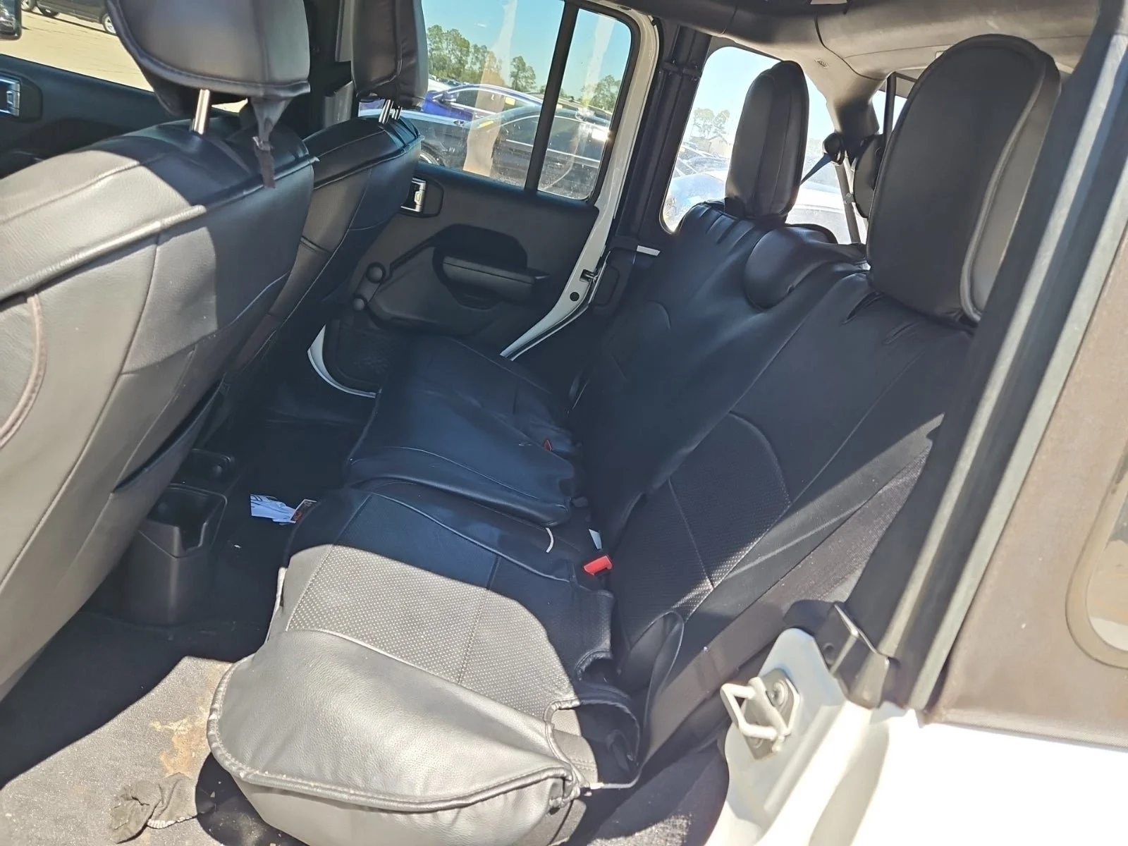 Used 2022 Bright White Clearcoat Jeep Unlimited Sport image 8