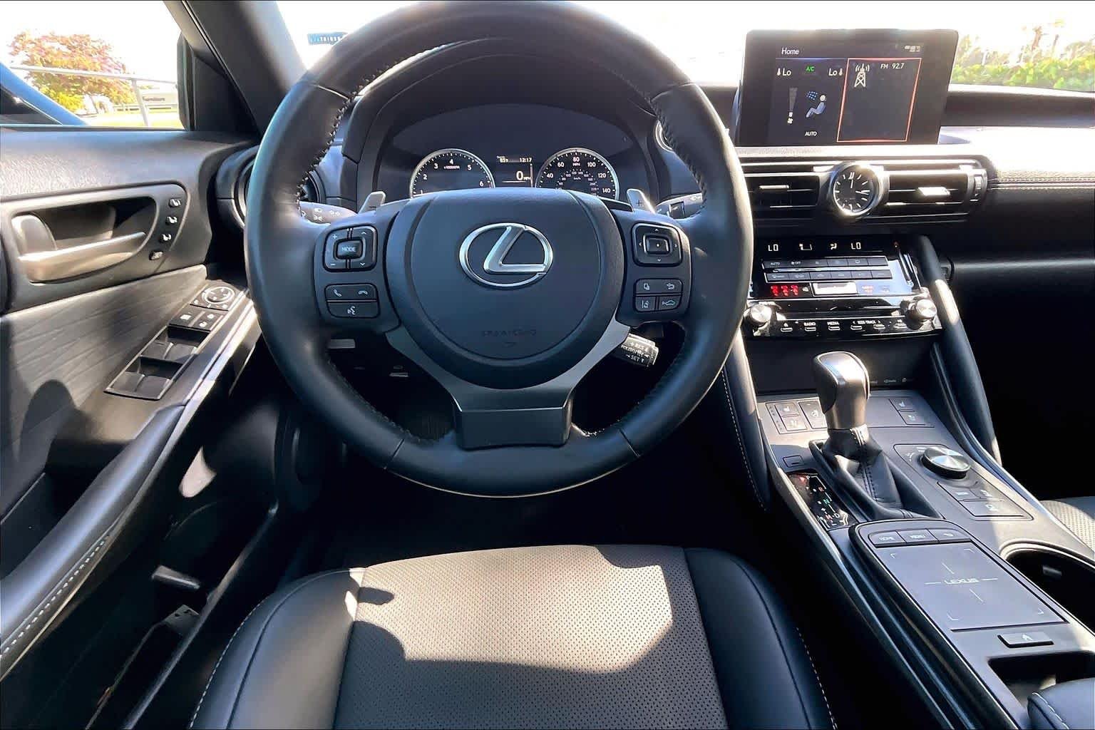 Used 2025 Eminent White Pearl Lexus  image 6