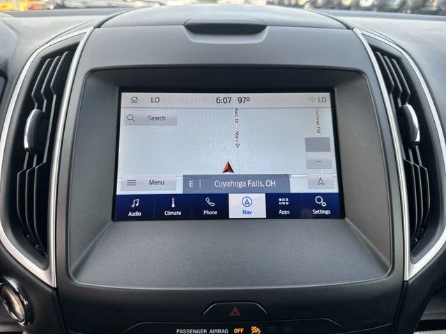 Used 2019 White Platinum Clearcoat Metallic Ford SEL image 21