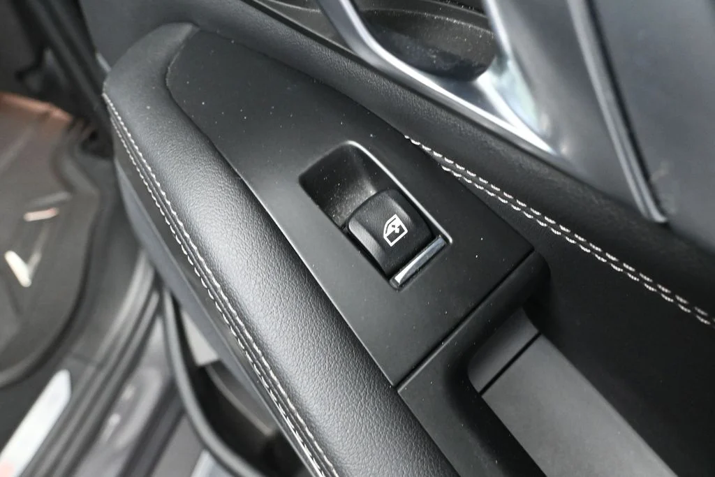 Used 2023 Gray BMW xDrive40i image 45
