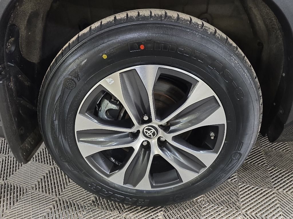 Used 2022 Black Toyota XLE image 14