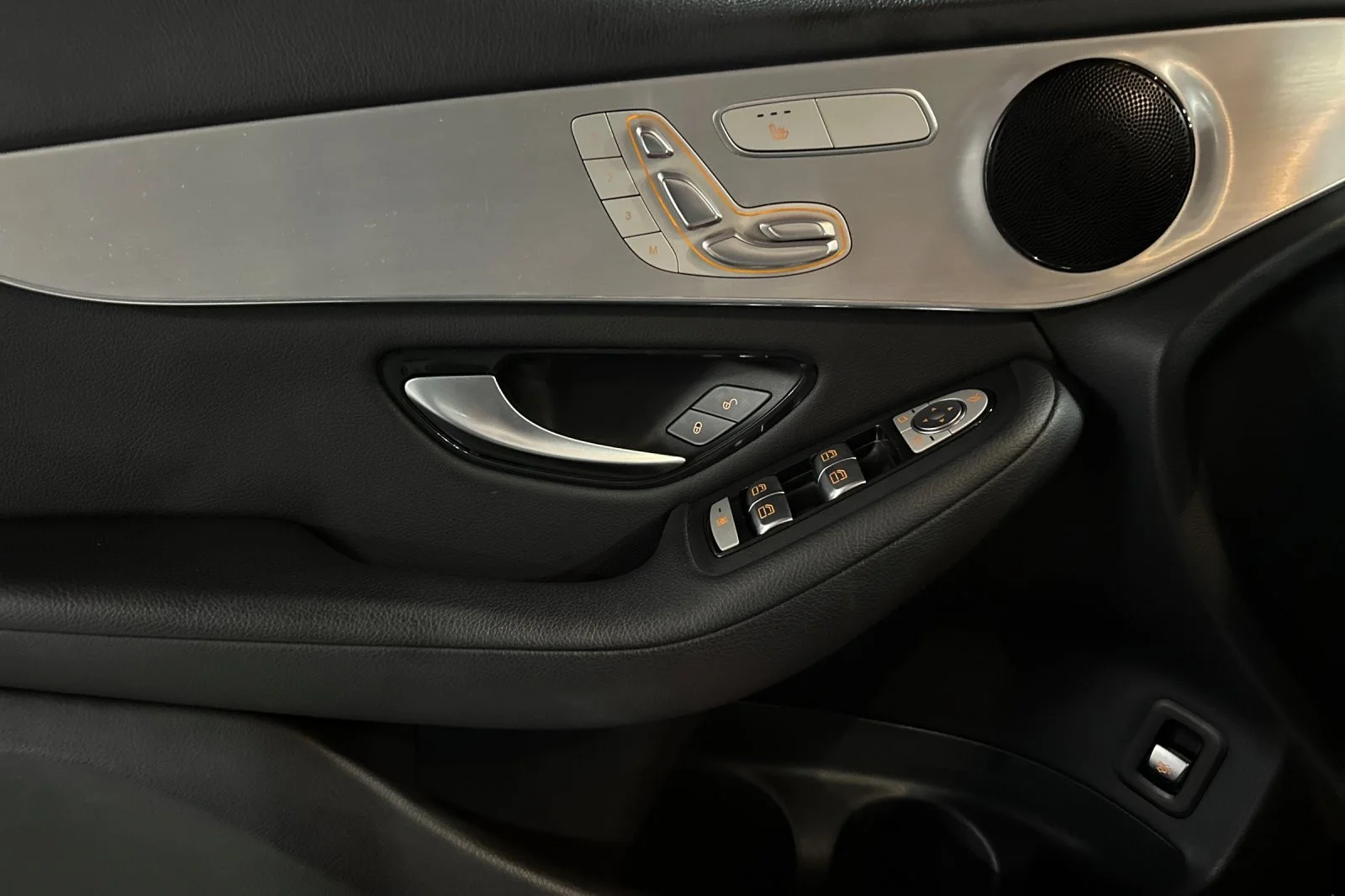 Used 2022 Black Mercedes-Benz GLC 300 4MATIC® SUV image 10