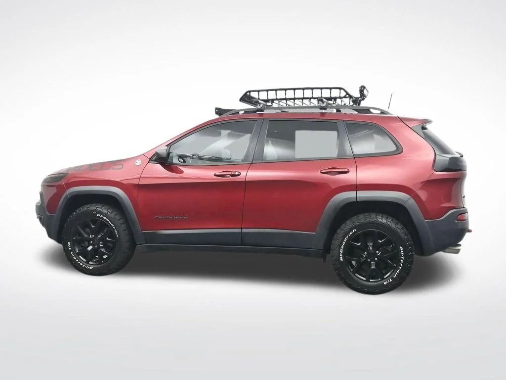 Used 2016 Deep Cherry Red Crystal Pearlcoat Jeep Trailhawk image 10
