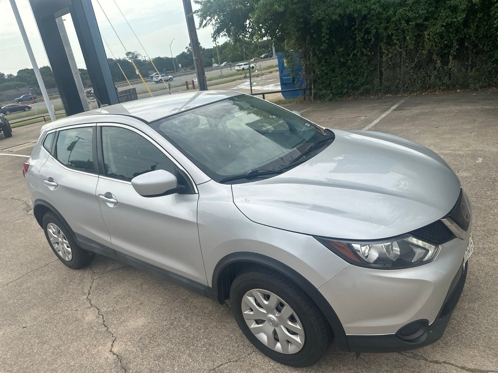 Used 2019 Brilliant Silver Metallic Nissan S image 3