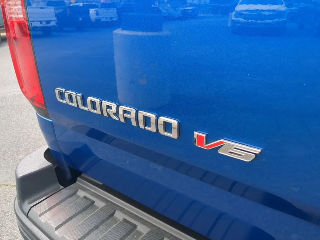 Used 2019 Kinetic Blue Metallic Chevrolet 4WD ZR2 image 28