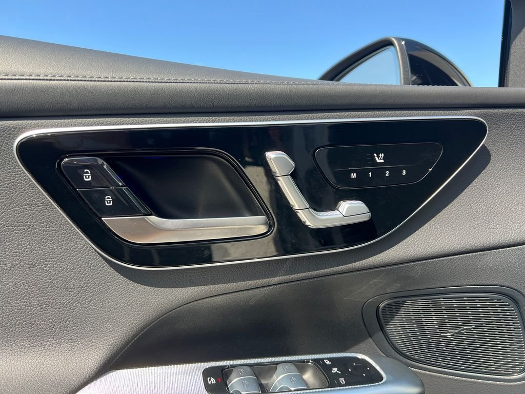Certified Used 2025 White Mercedes-Benz GLC 300 image 13