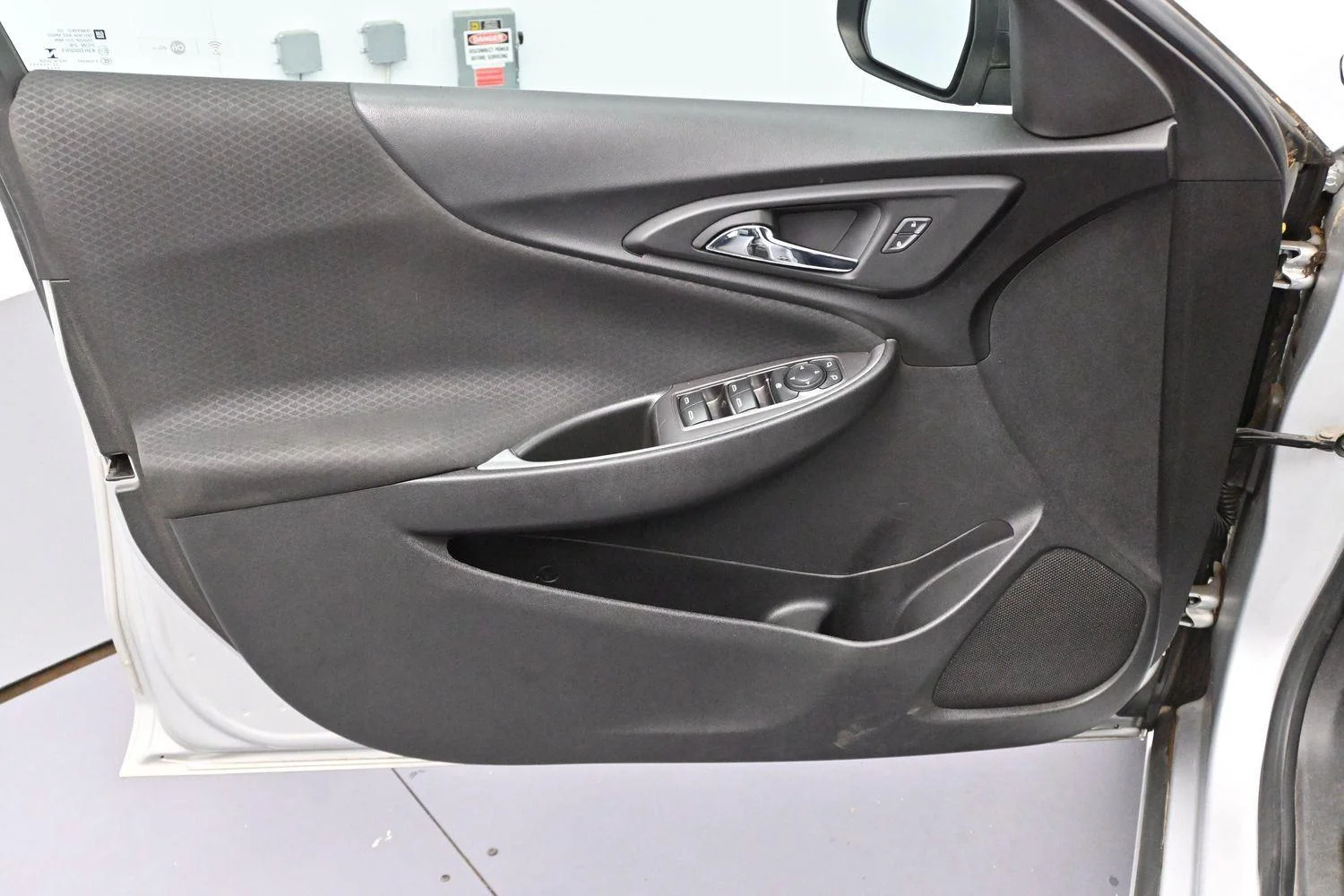 Used 2018 SILVER ICE METALLIC Chevrolet LS image 10