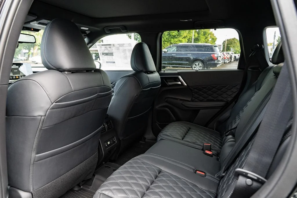New 2026 Black Nissan Platinum image 26