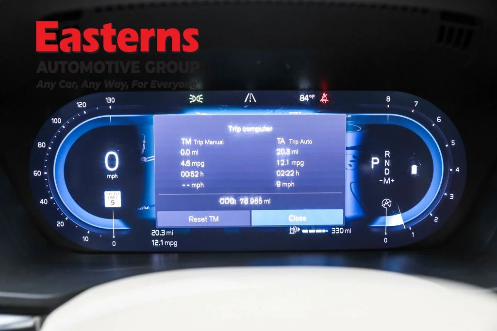 Used 2022 Blue Volvo B6 Inscription image 17