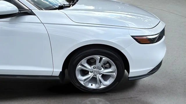 Used 2024  Honda LX image 33