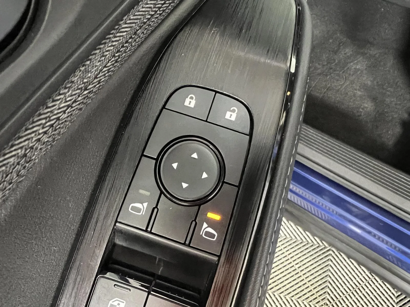 Used 2022 Caspian Blue Metallic Nissan SV image 11