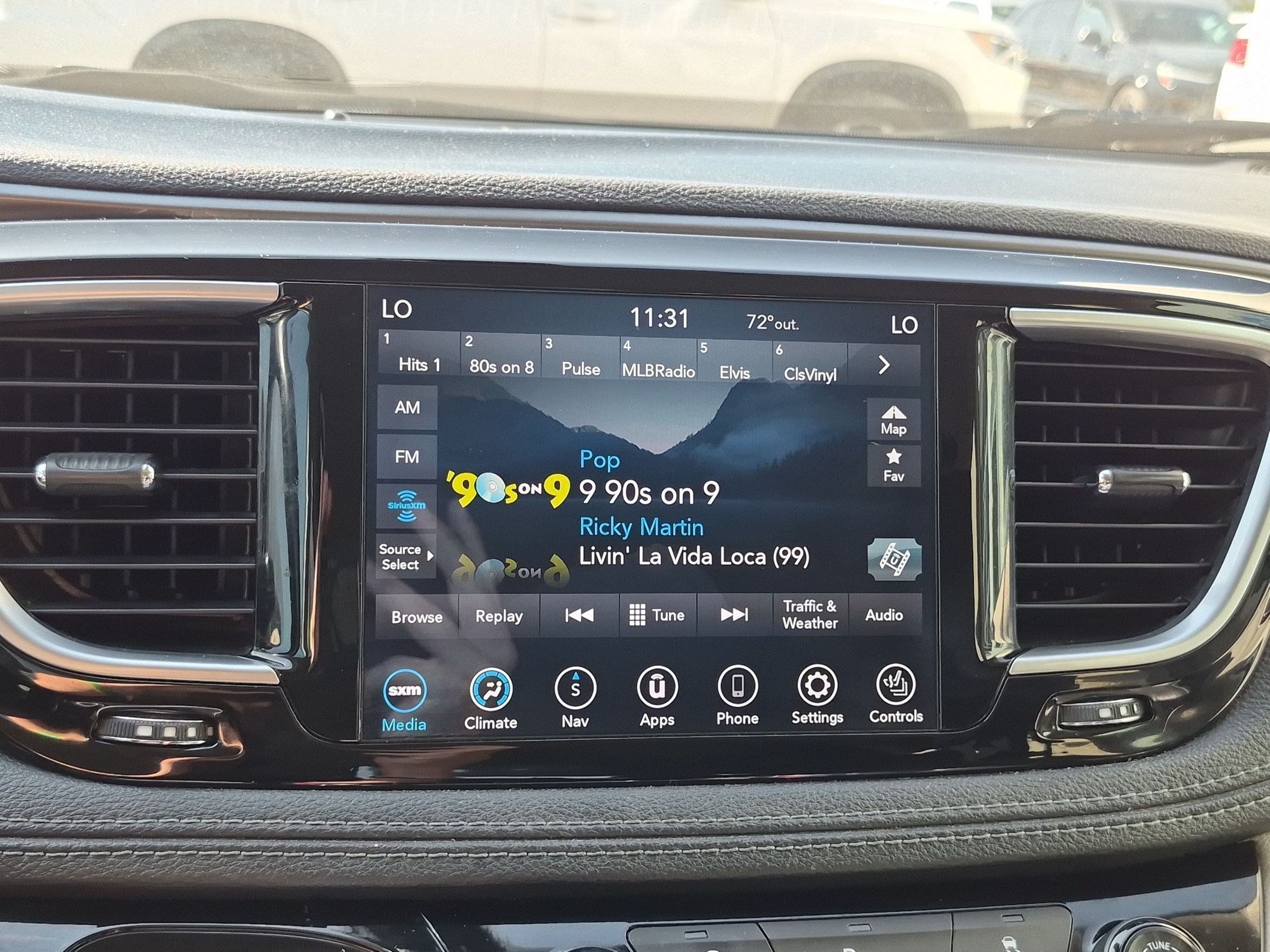 Used 2019 Granite Crystal Metallic Clearcoat Chrysler Limited image 22