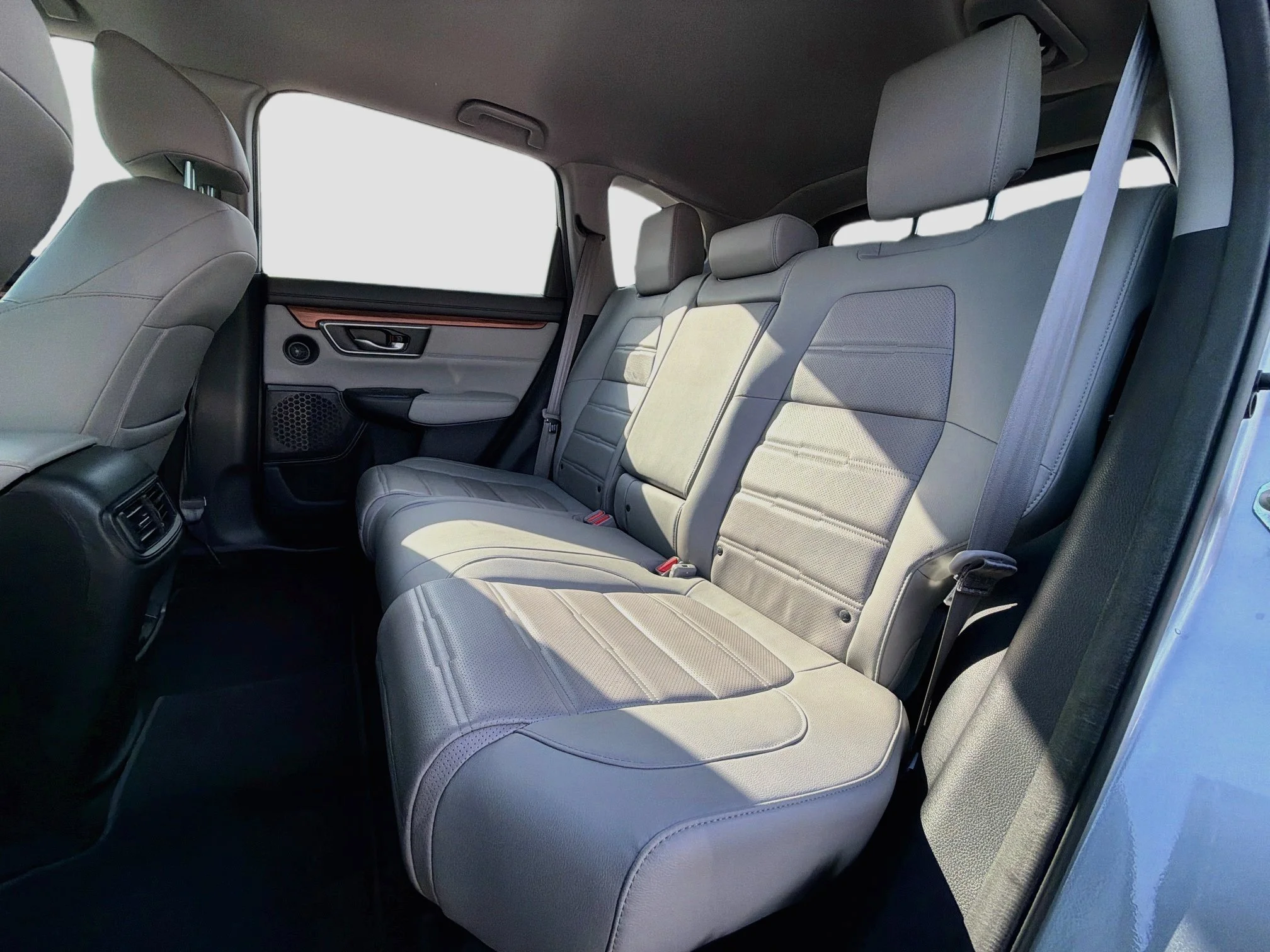 Used 2019 Lunar Silver Metallic Honda EX-L image 19