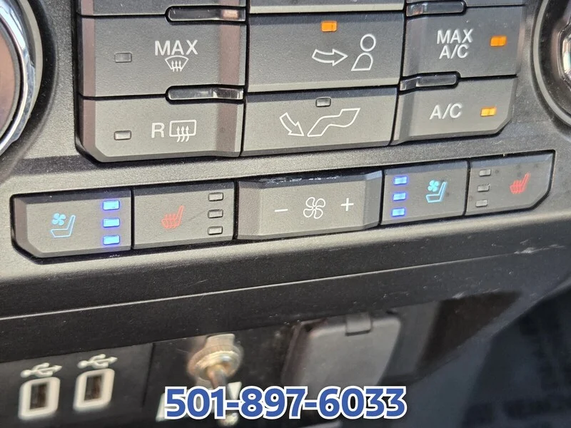 Used 2019 Oxford White FORD LARIAT 4WD SUPERCREW 5.5