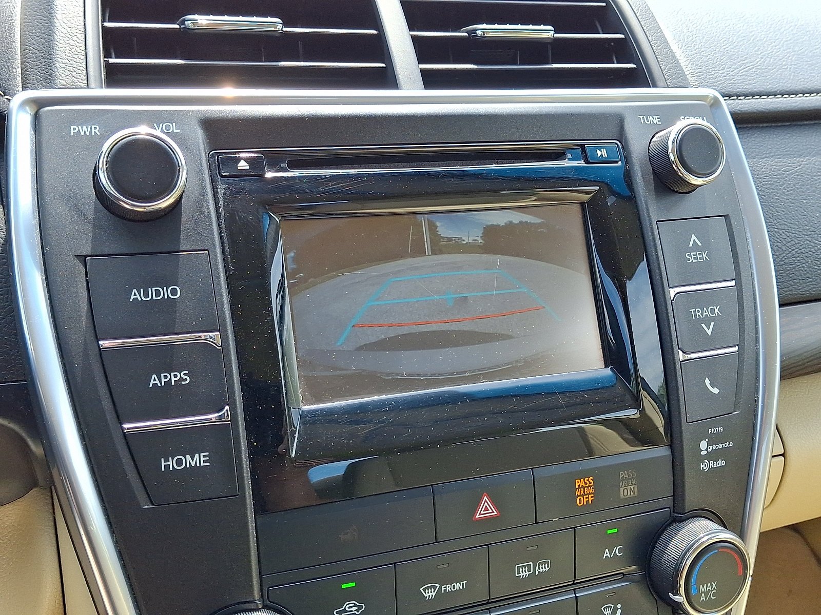 Used 2015 Creme Brulee Mica Toyota LE image 18