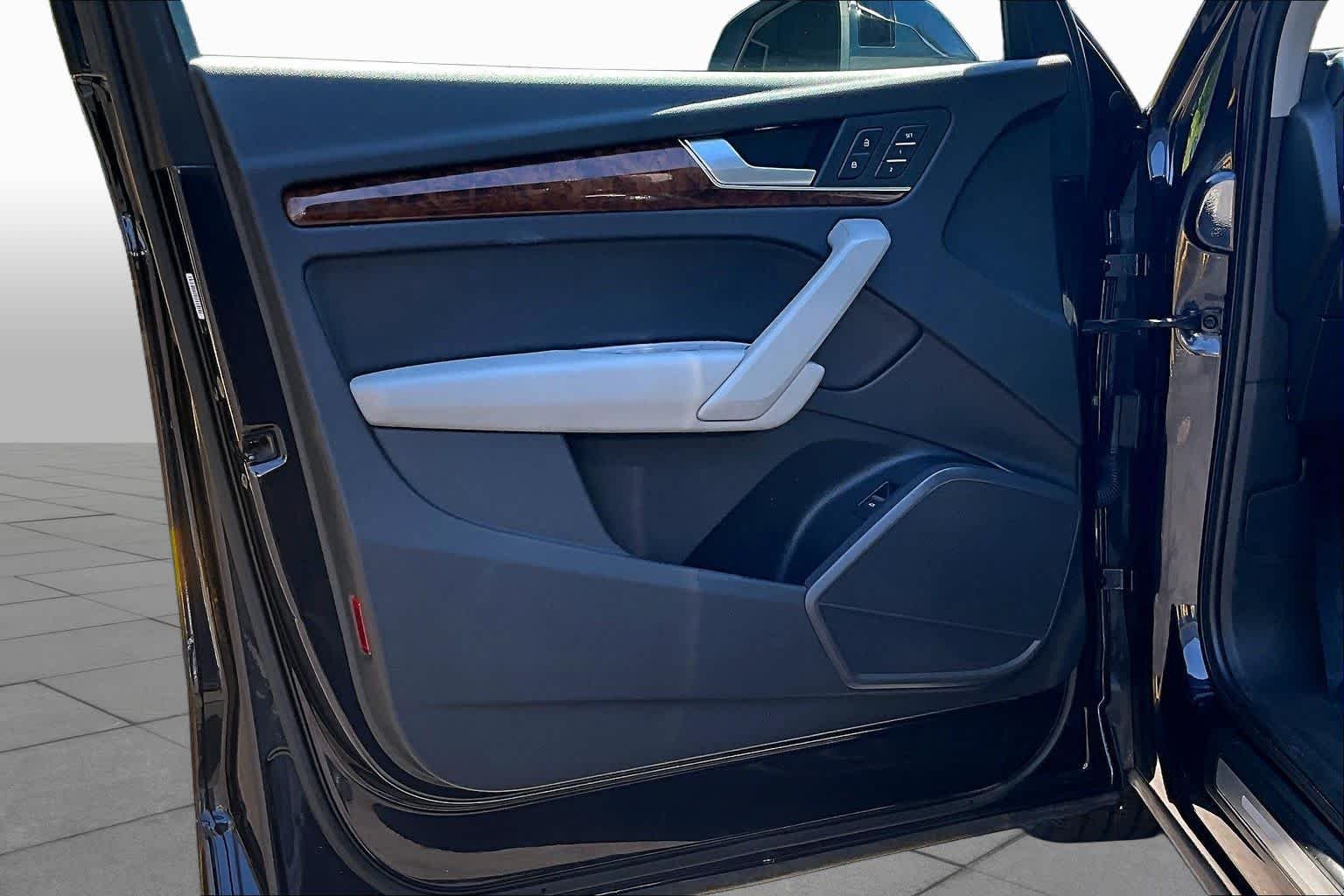 Used 2018 Moonlight Blue Metallic Audi Premium Plus image 22