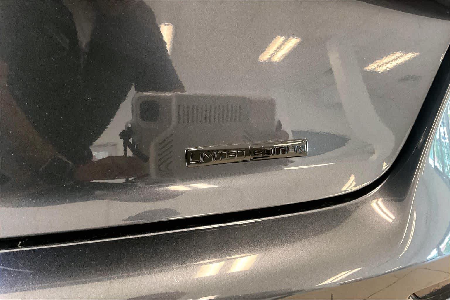Used 2024 Meteorite Gray Metallic Honda LX image 9