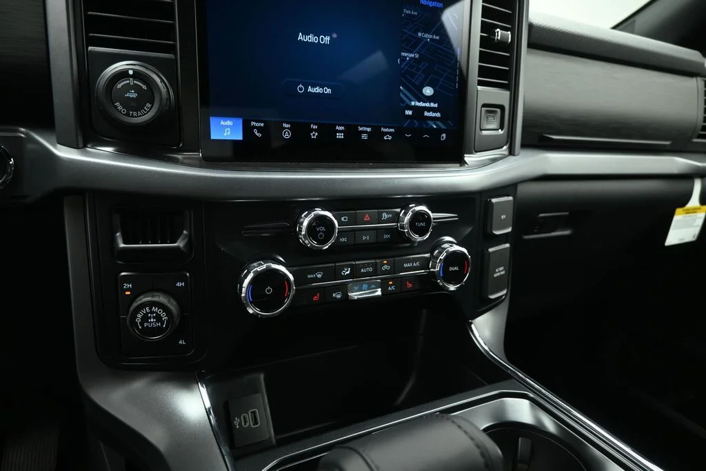 New 2026 Carbonized Gray Metallic Ford XLT image 15