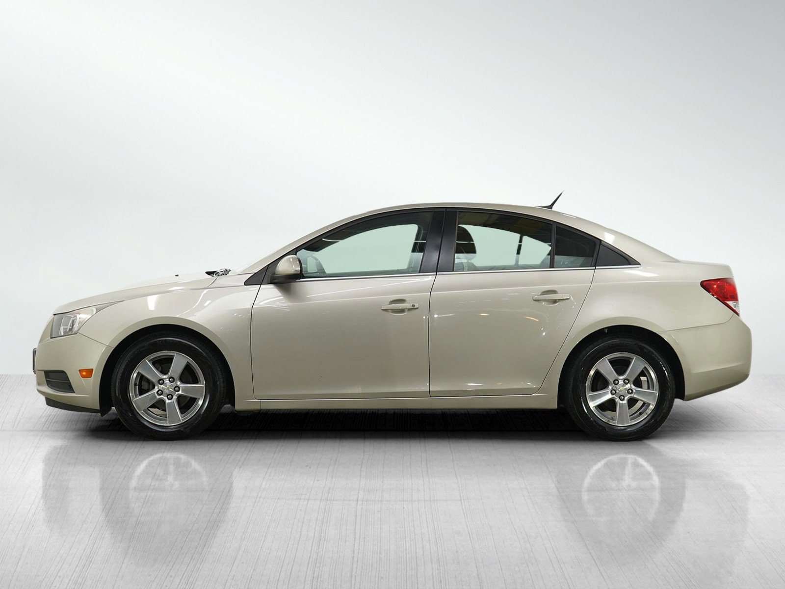 Used 2013 Chevrolet Cruze 1LT with VIN 1G1PC5SB0D7216115 for sale in Minneapolis, Minnesota