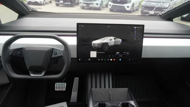 2024 Tesla Cybertruck Base - Photo 14