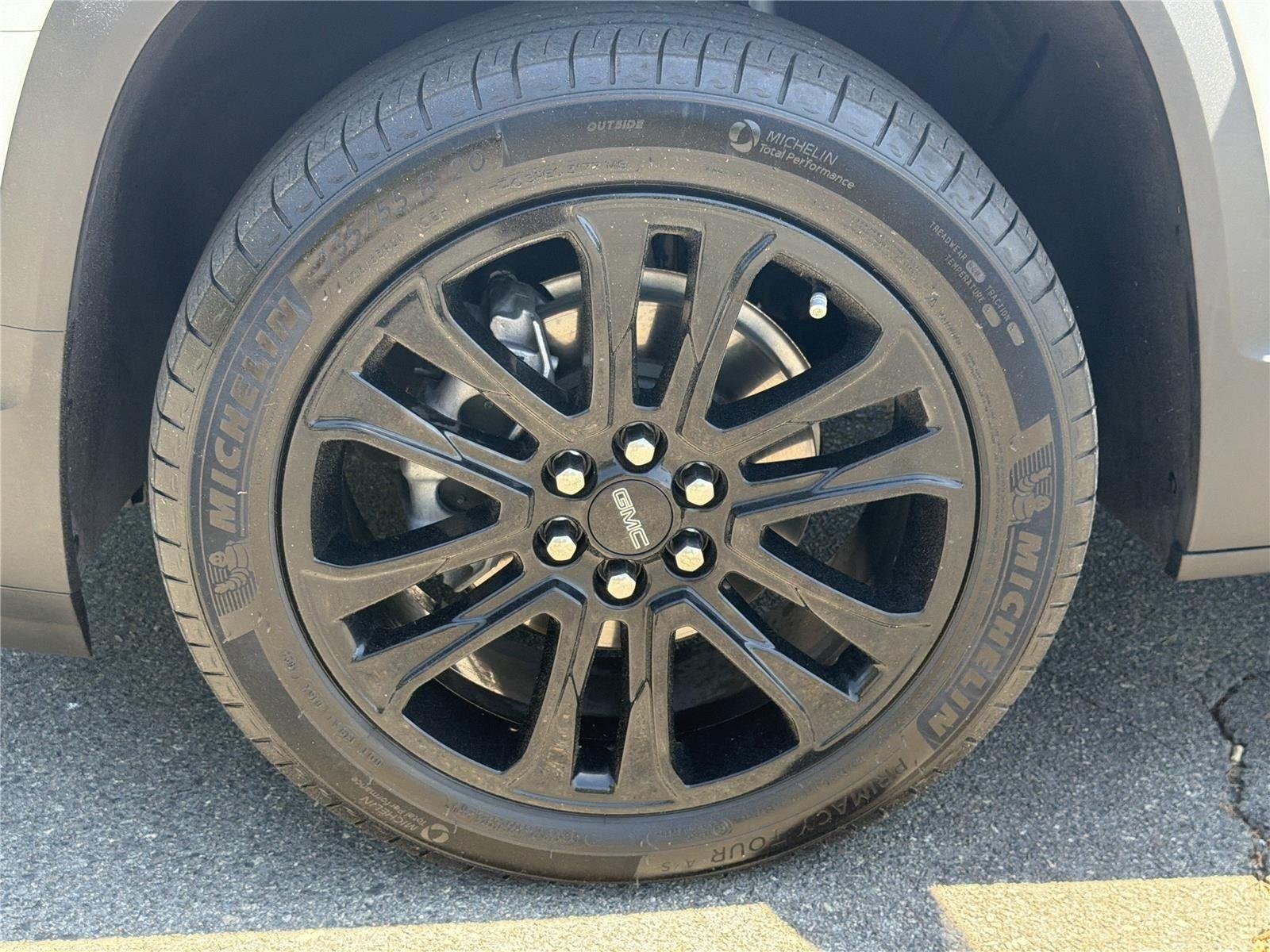 Used 2023 Summit White GMC SLE image 34