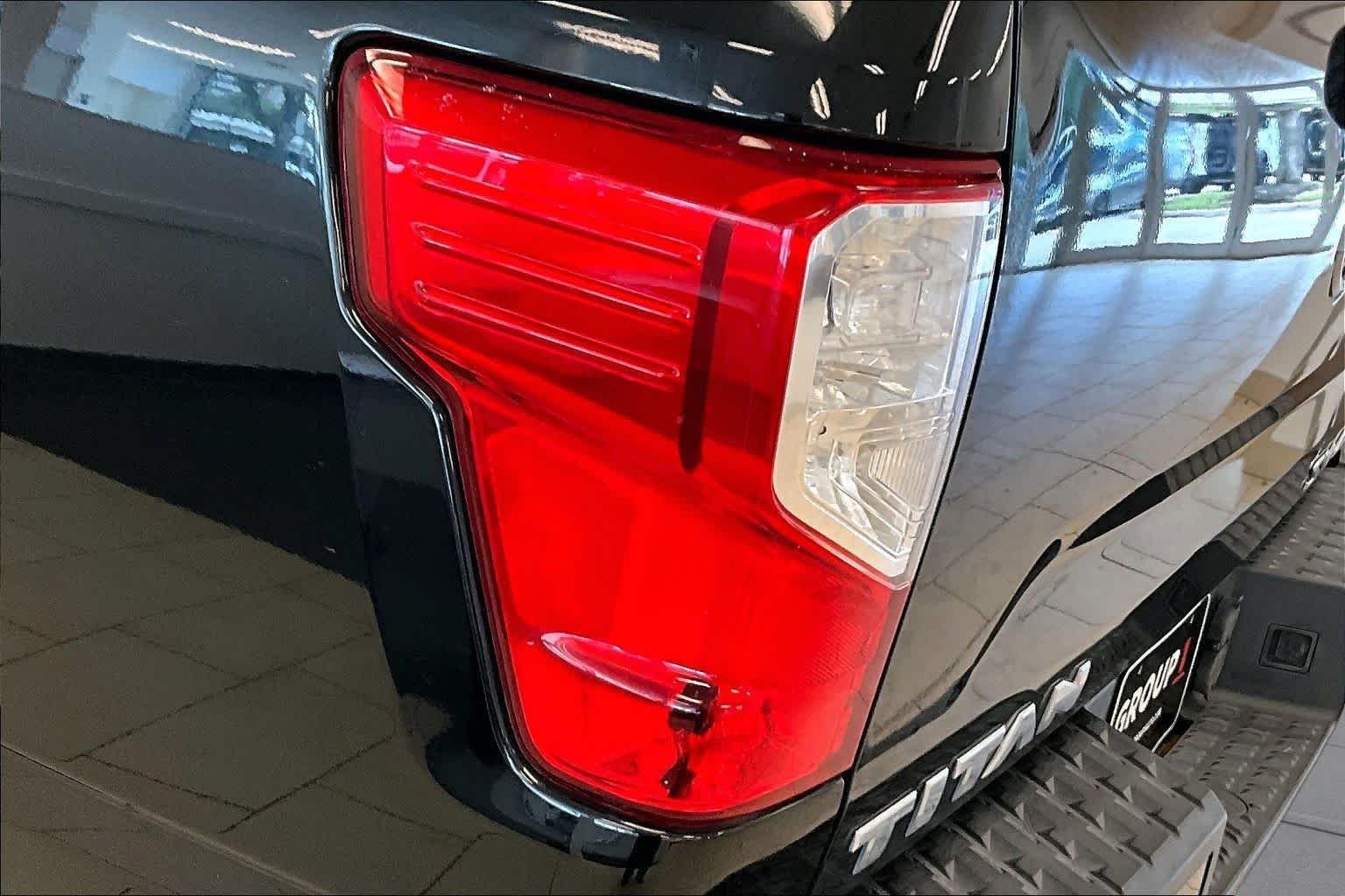 Used 2019 Magnetic Black Metallic Nissan SV image 27