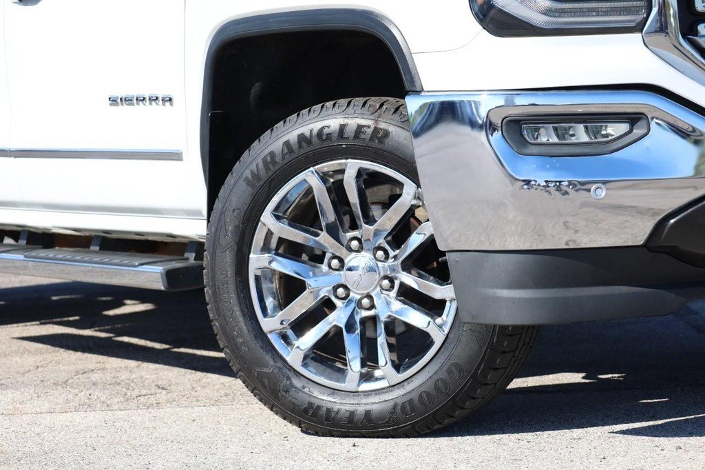 Used 2016 Summit White GMC 4WD Crew Cab 143.5" SLT image 3
