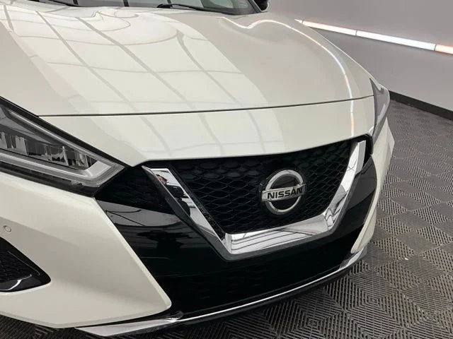 Used 2021 White Nissan 3.5 SL image 29