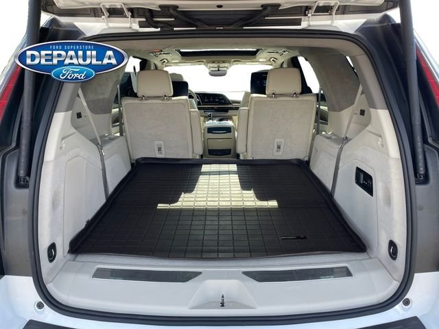 Used 2022 White Cadillac Sport Platinum image 6