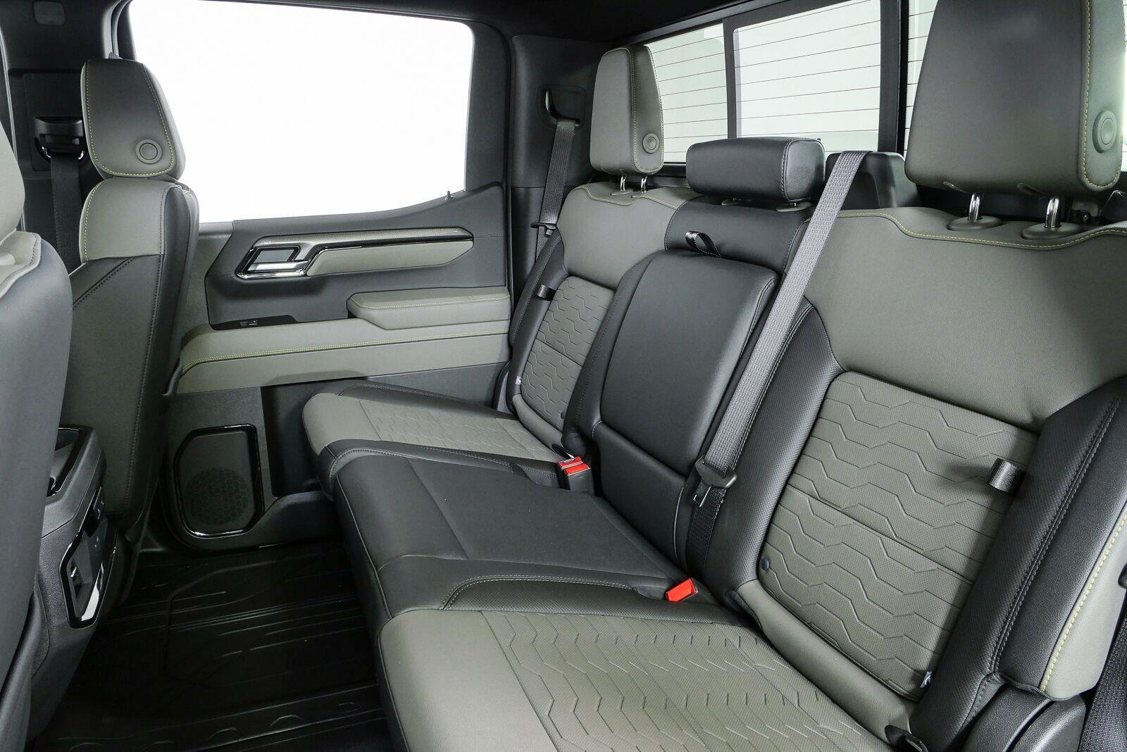 2026 Chevrolet Silverado 1500 ZR2 - Photo 19