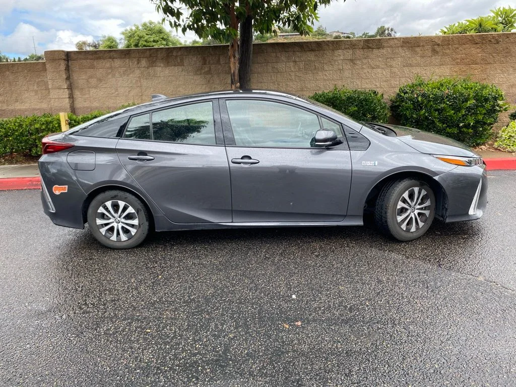 Used 2020 Gray Toyota XLE image 6