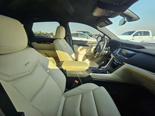 Used 2019 Dark Mocha Metallic Cadillac Base image 16