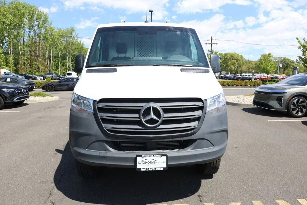 Used 2022 Arctic White Mercedes-Benz 2500 Standard Roof V6 144
