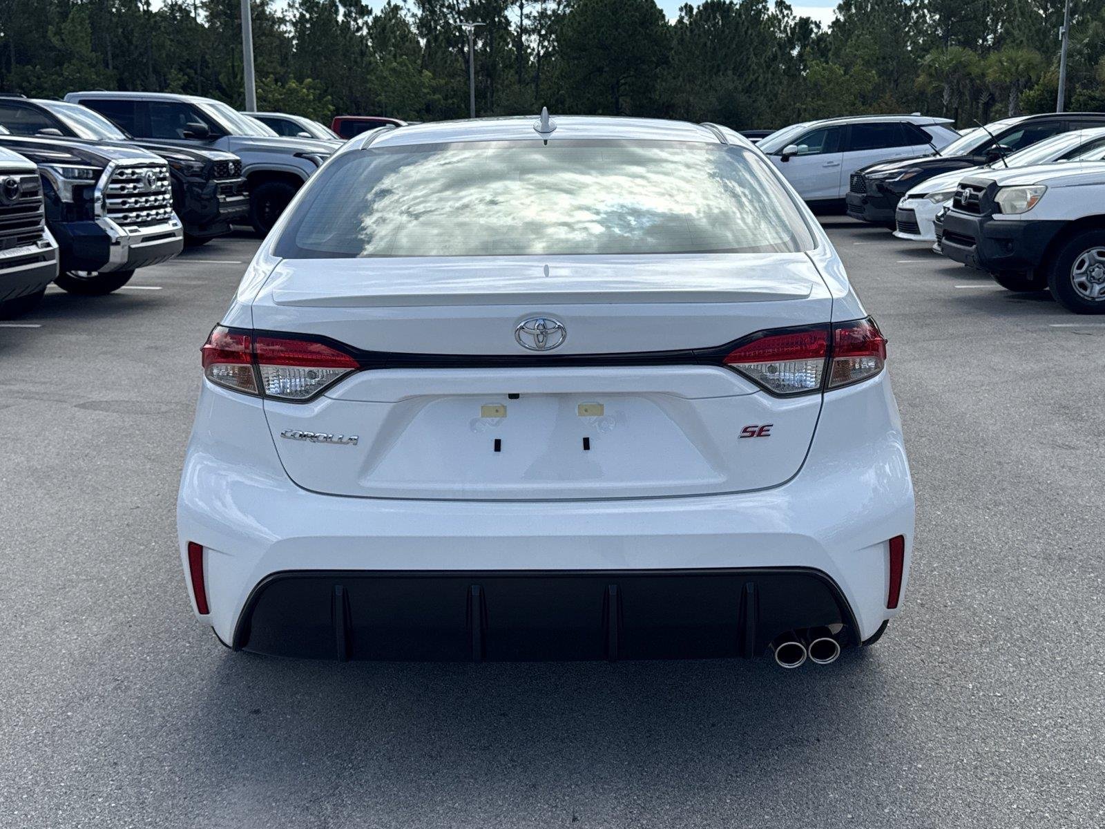 New 2026 Ice Cap Toyota  SE image 5