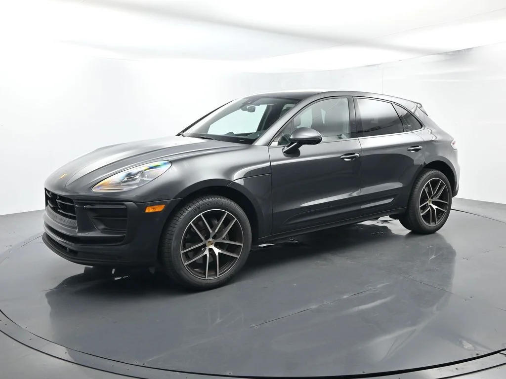 2023 Porsche Macan Base