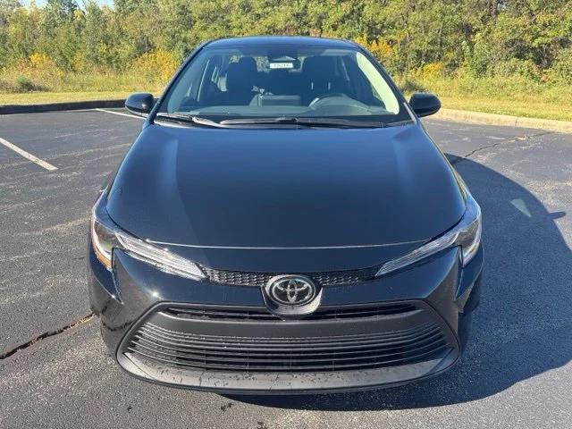 New 2027 Inked Toyota LE image 8