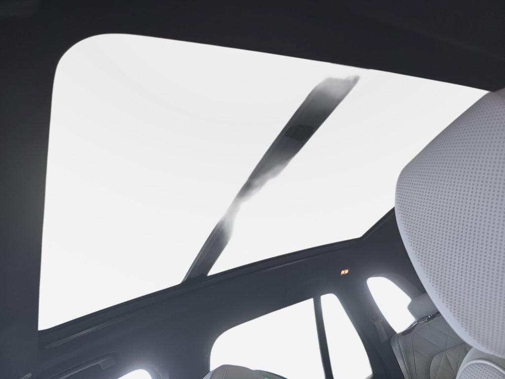 New 2026 Mineral White Metallic BMW sDrive40i image 16