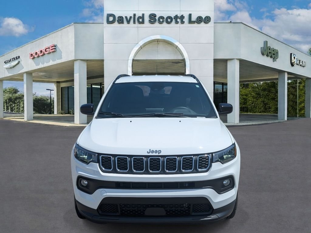 Used 2025 White Jeep Latitude image 2