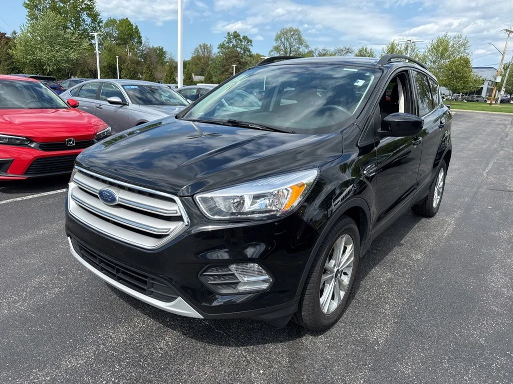 Used 2018 Ford Escape SE with VIN 1FMCU0GD3JUC30373 for sale in North Olmsted, OH