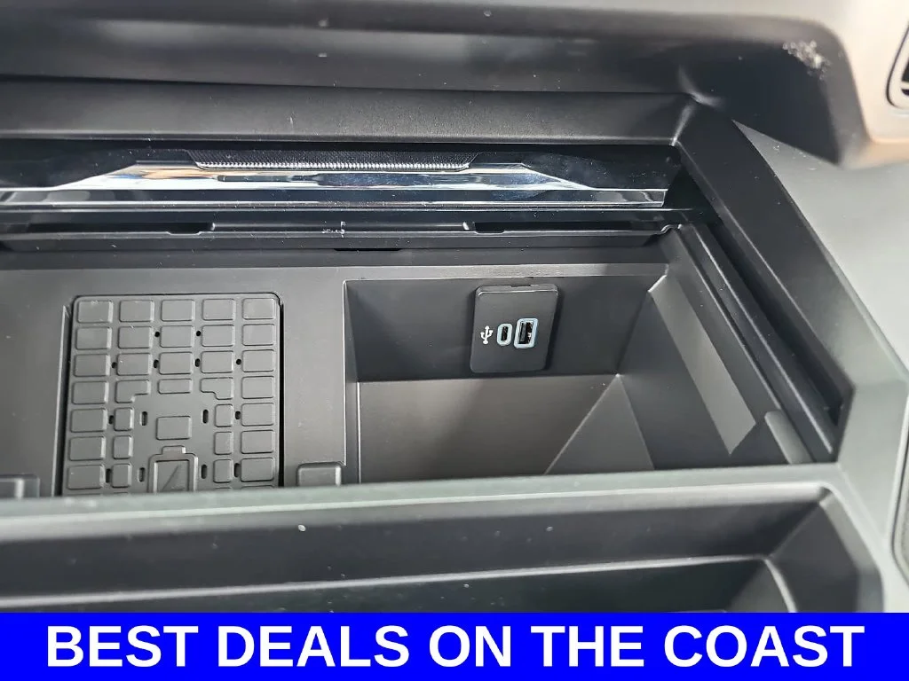 New 2026 Glacier Gray Metallic Tri-Coat Ford F-250® Lariat® image 25