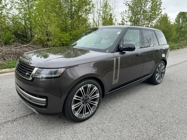 2026 Land Rover Range Rover 3.0 SE SWB's photo