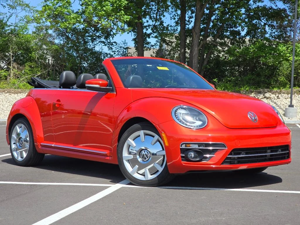 2019 Volkswagen Beetle 2.0T SE Convertible Auto's photo