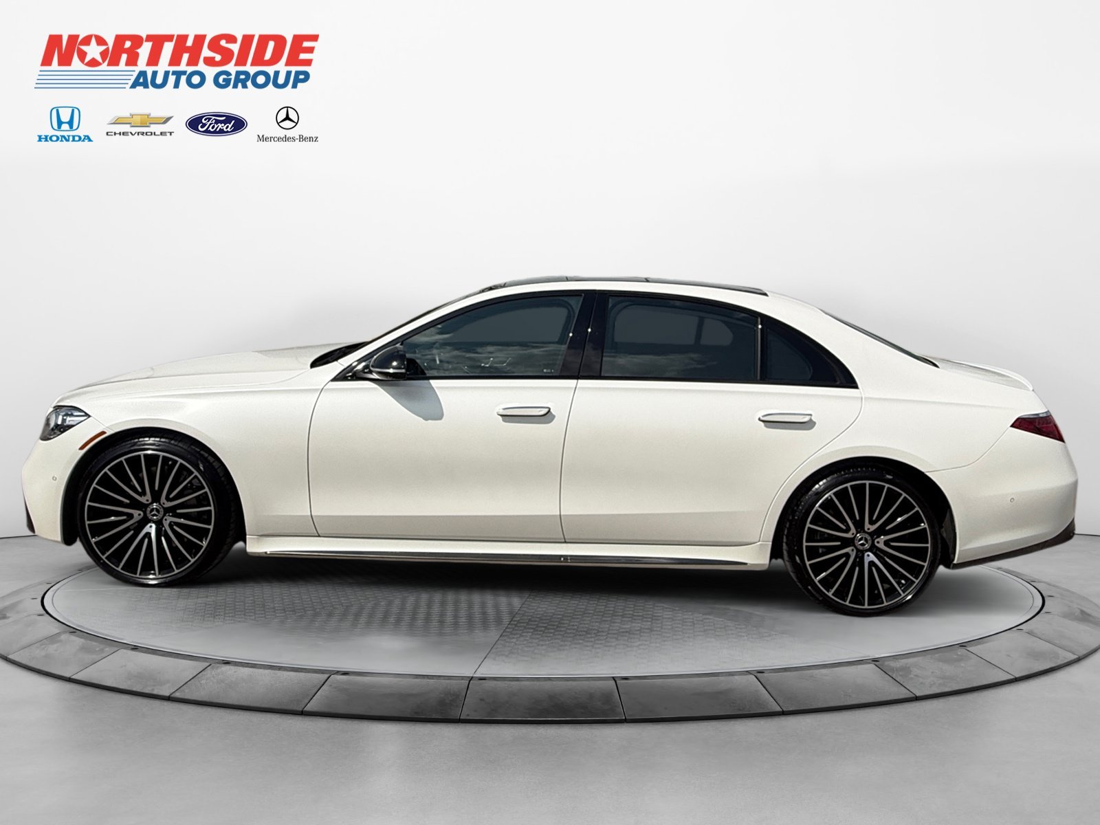 Certified Used 2023 MANUFAKTUR Cashmere White Magno Mercedes-Benz S 580 image 4