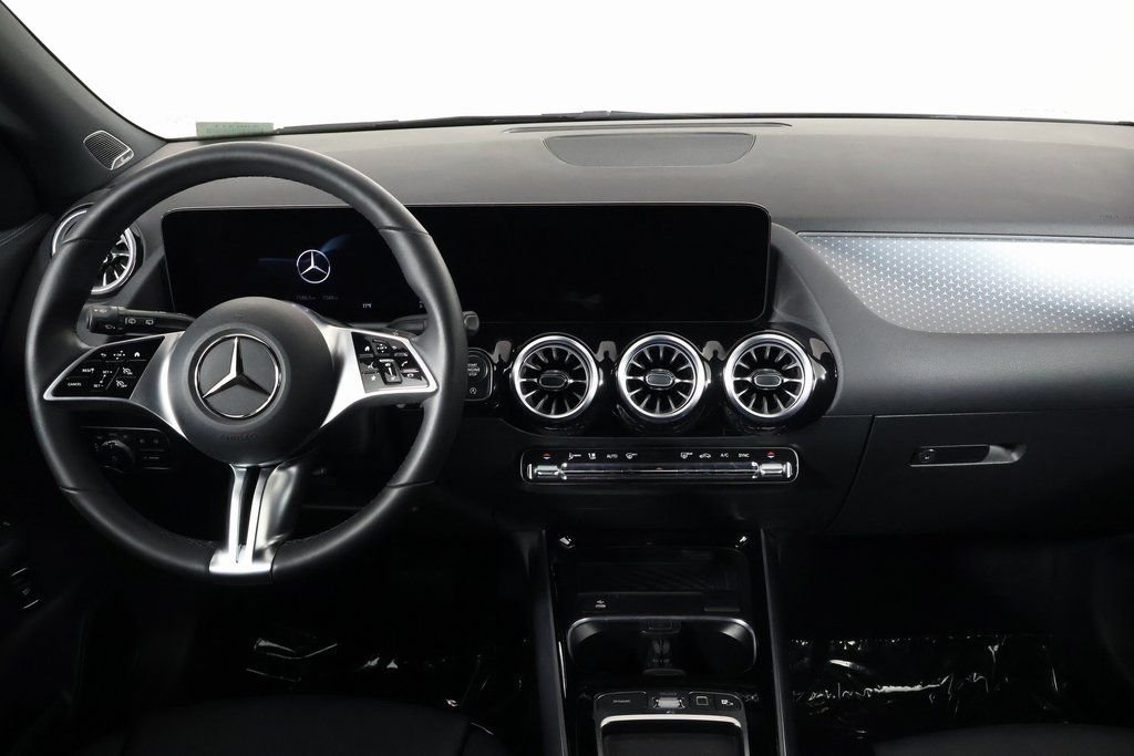 Certified Used 2026 Mountain Grey Metallic Mercedes-Benz GLA 250 image 8