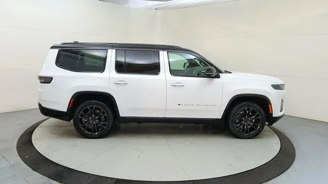 New 2026 Bright White Clear-Coat Exterior Paint Jeep Summit Obsidian image 11