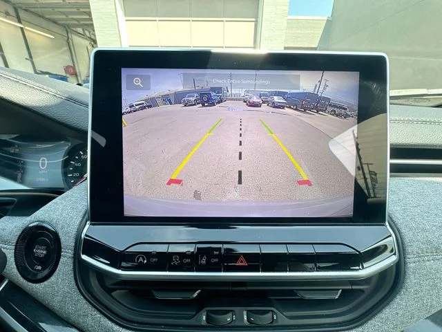 Used 2023 Gray Jeep Latitude Lux image 19