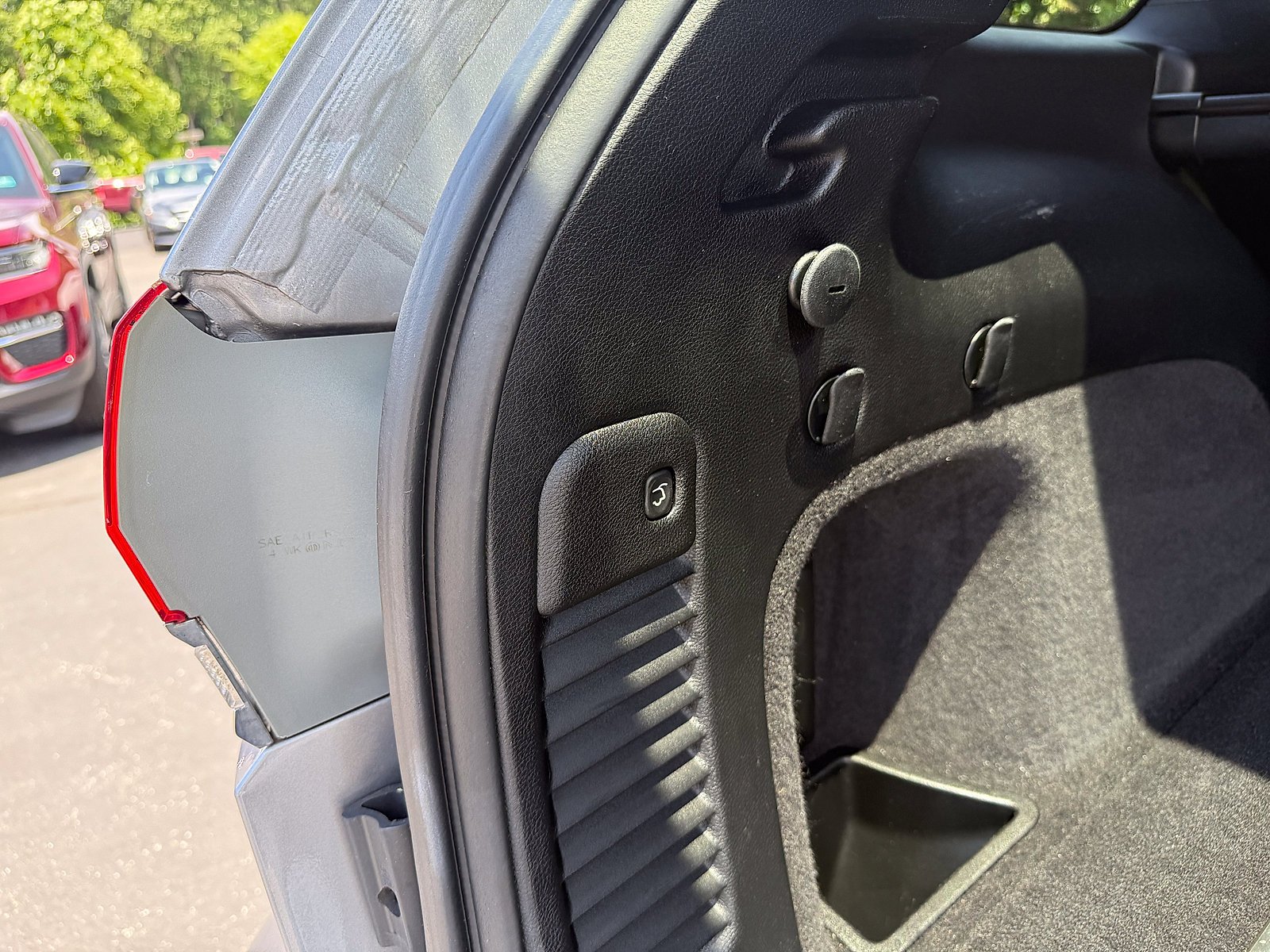 Used 2016 Billet Silver Metallic Clearcoat Jeep Limited image 22
