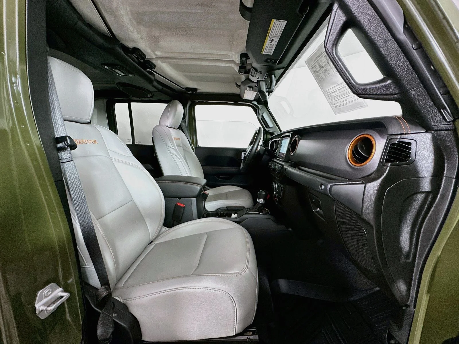 Used 2023 Sarge Green Clearcoat Jeep Mojave image 27